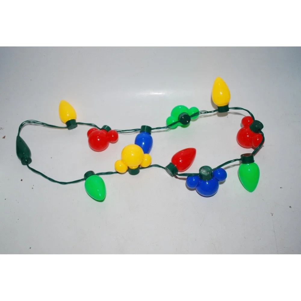 Disney Mickey Christmas Bulb Light-Up Necklace – London Disney Store Exclusive - Picture 1 of 3